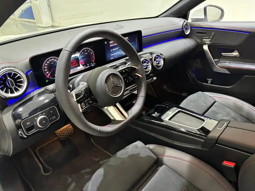 Mercedes-Benz A-Class 2025 A 200 L Fashion Edition фото 11