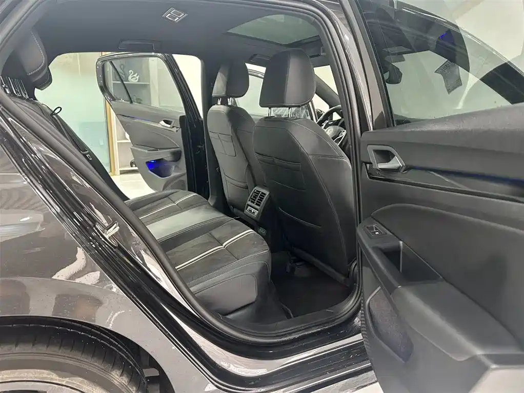 Volkswagen Golf 2023 Facelift 280TSI DSG R-Line Lite фото 9