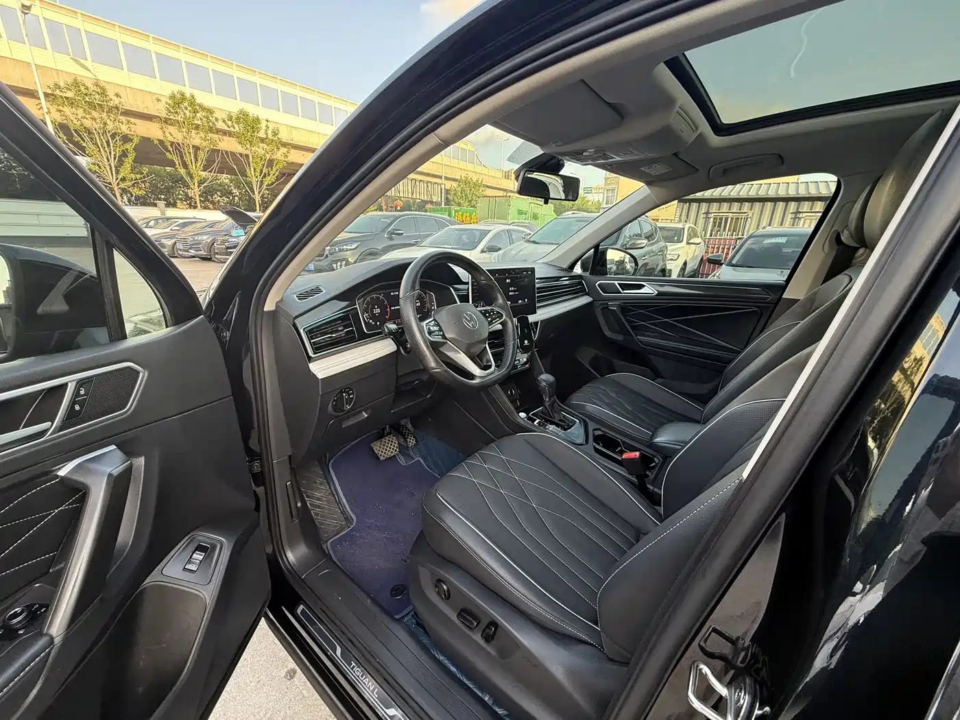 Volkswagen Tiguan L 2022 330TSI Automatic 2WD Smart Edition фото 4
