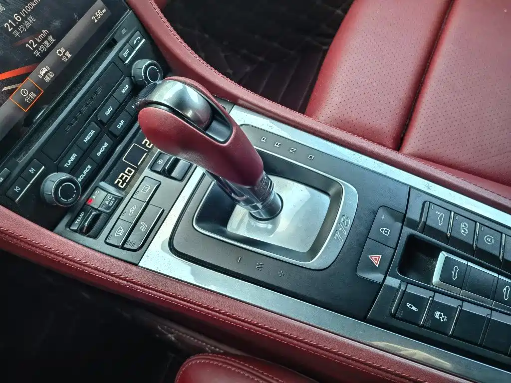 Porsche 718 2022 Boxster 2.0T фото 17