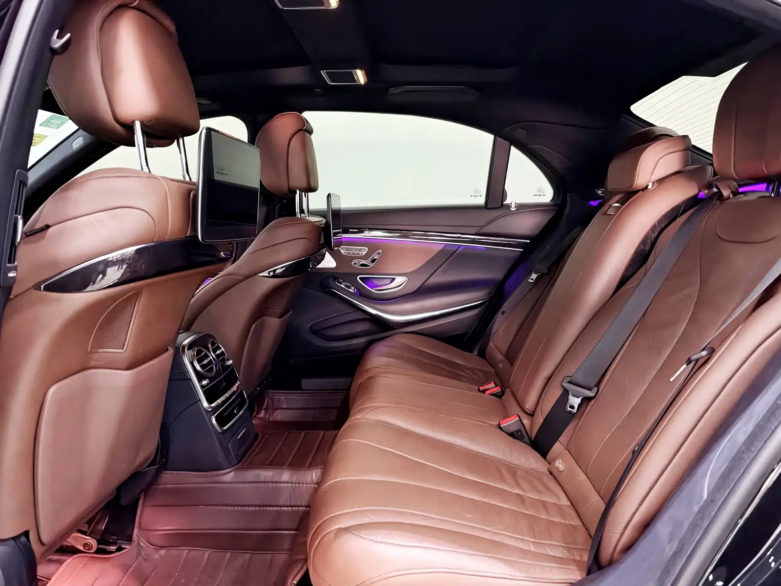 Фото 9 - Mercedes-Benz S-Class