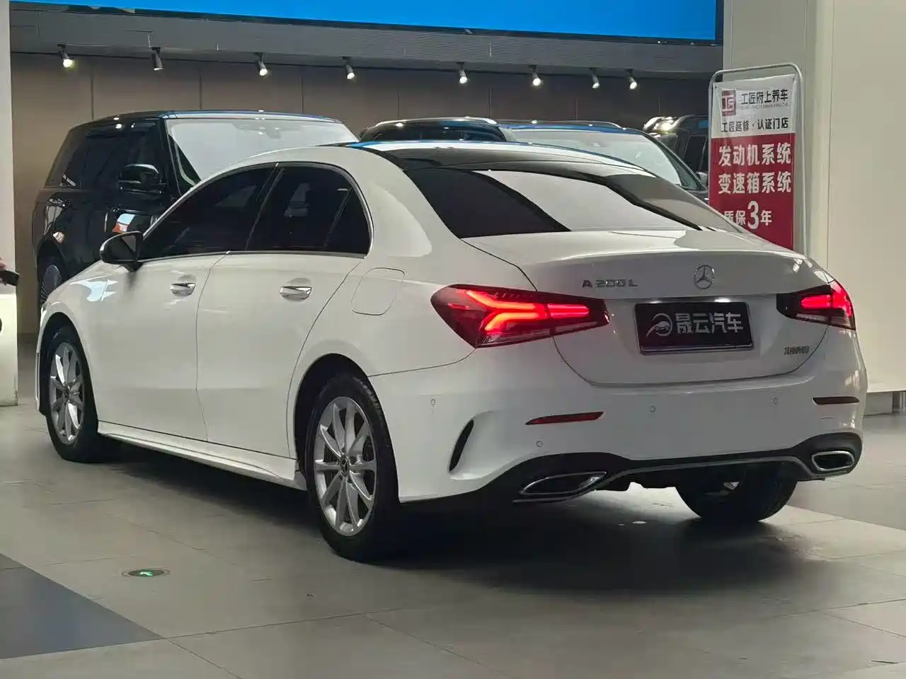 Mercedes-Benz A-Class 2019 A 200 L Sport Sedan фото 6