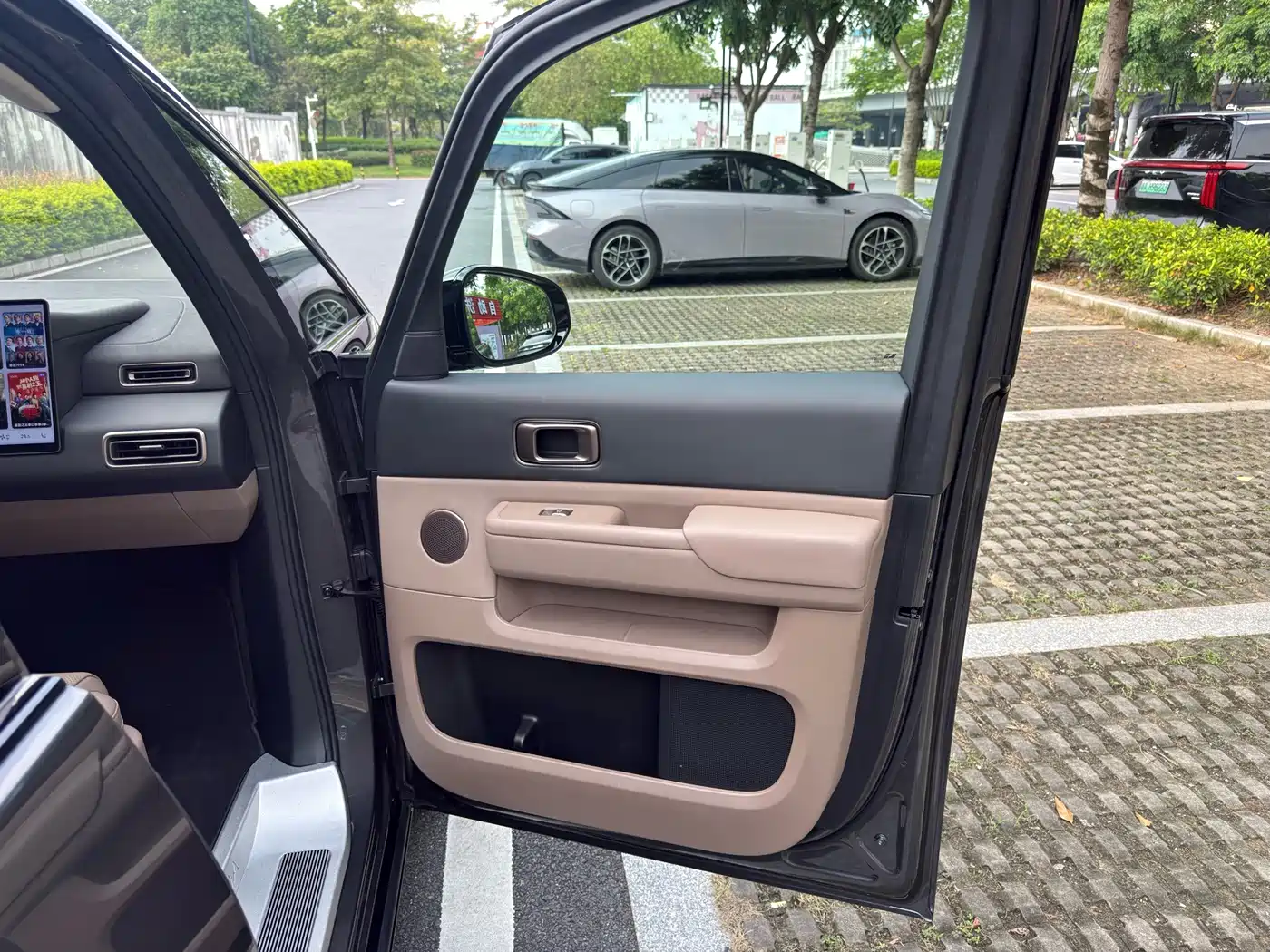 Li Auto MEGA 2025 2025 Ultra Smart Renewal Edition