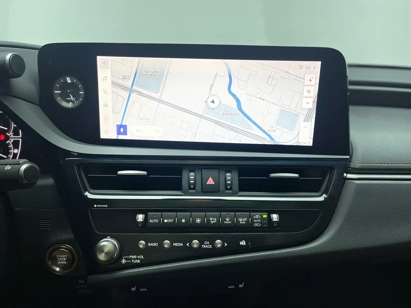Lexus ES 2022 200 Excellence Edition фото 21