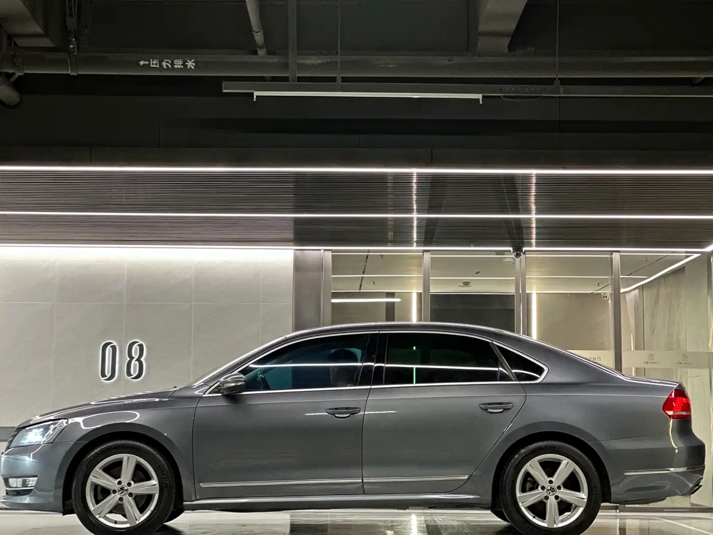 Volkswagen Passat 2014 1.8TSI DSG Executive Edition фото 22