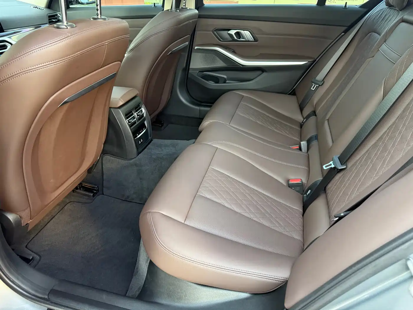 BMW 3 Series 2023 325Li M Sport Package фото 31