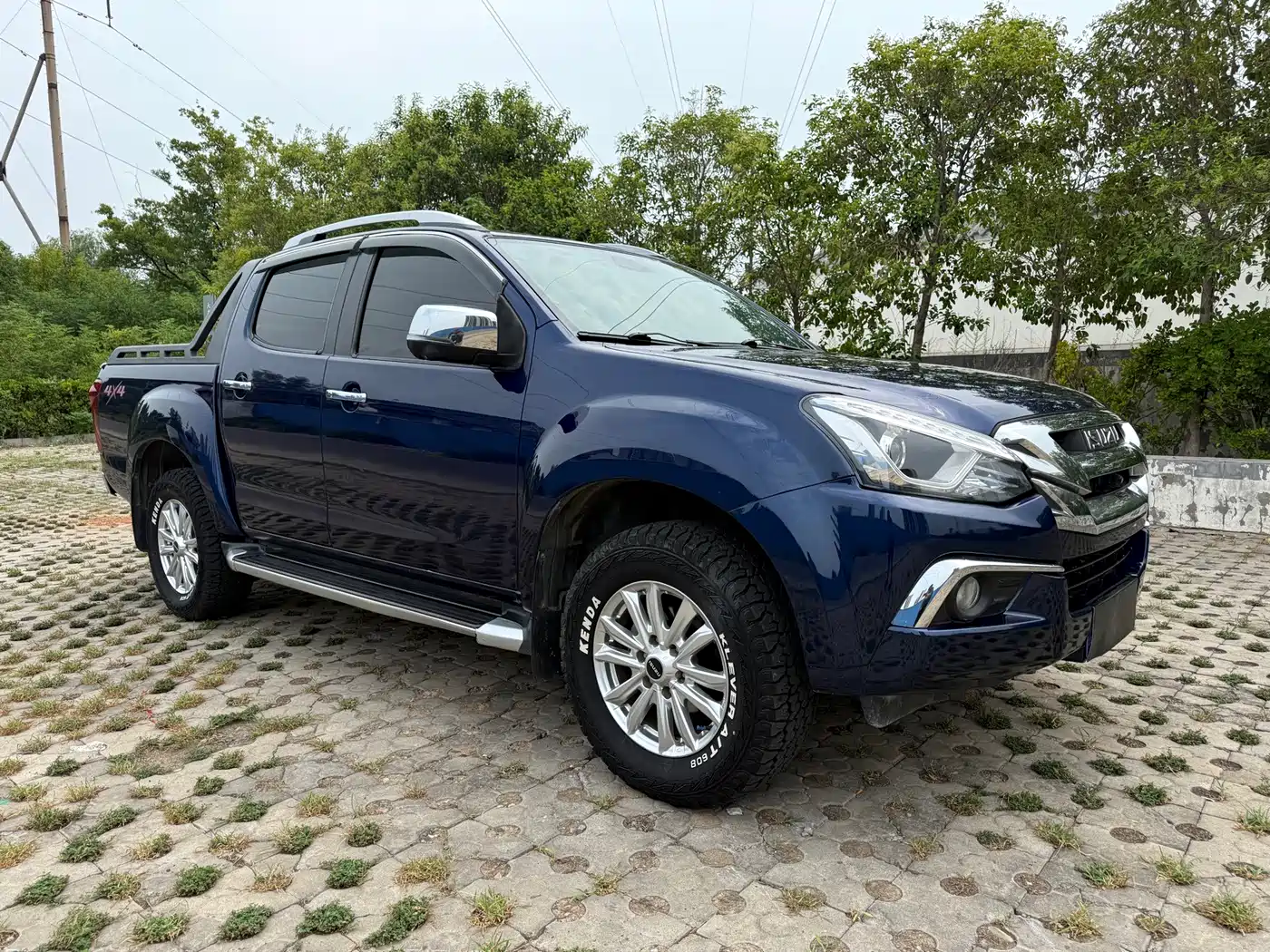 Фото 3 - Isuzu D-MAX