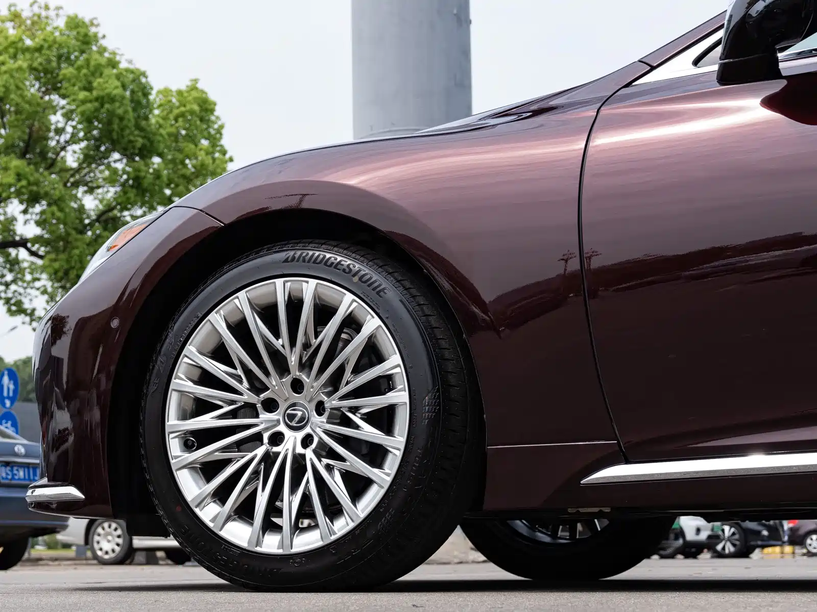 Фото 8 - Lexus LS