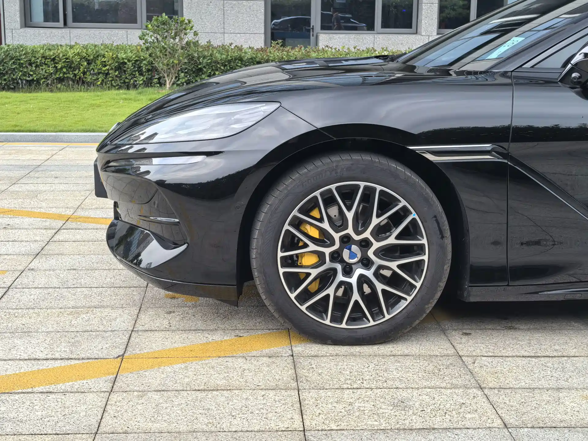 Фото 6 - Denza Z9GT