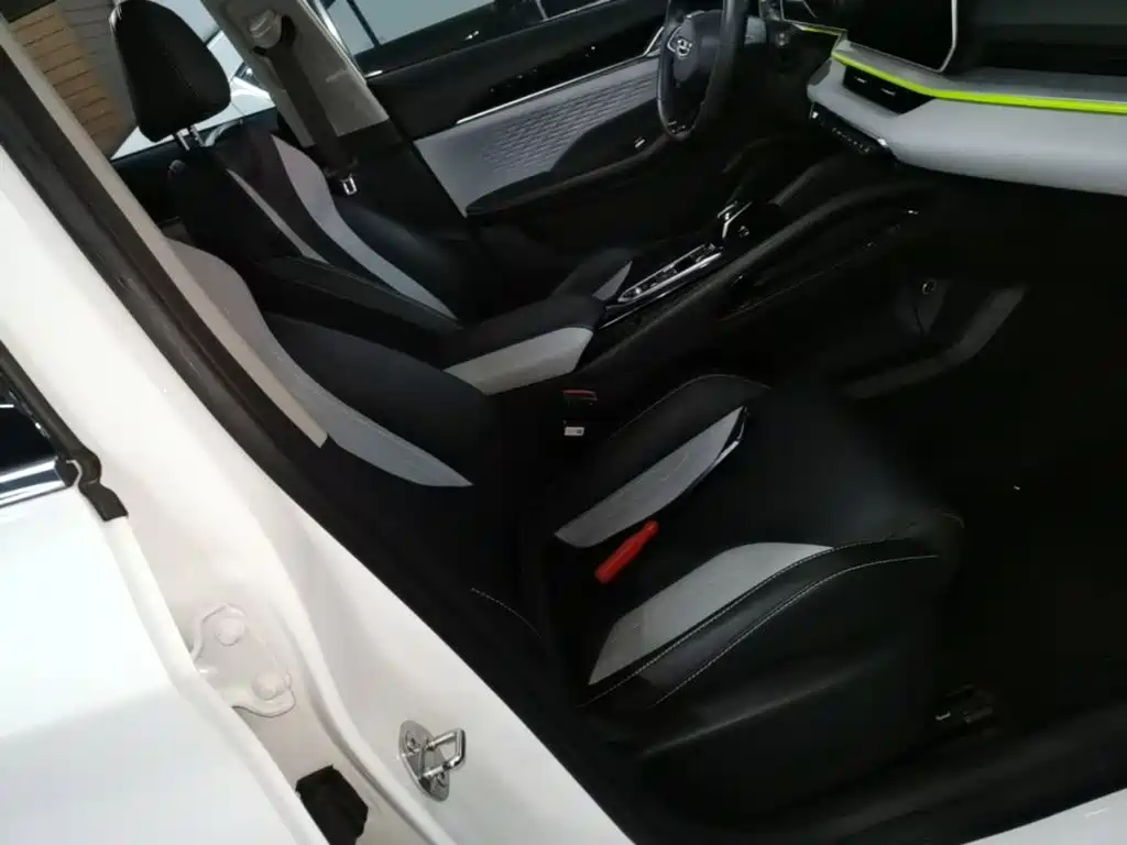 Photo 25 - Geely Coolray