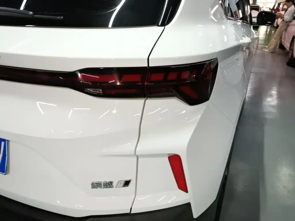 Photo 8 - Geely Coolray