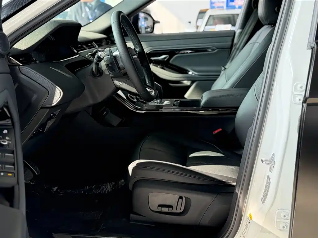 Land Rover Range Rover Evoque 2020 249PS R-DYNAMIC S Sport Edition фото 4
