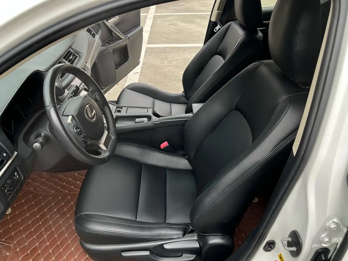 Lexus CT 2014 CT200h Elite Edition Dual Tone фото 18