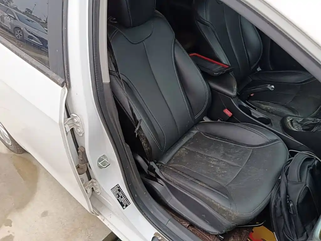 Фото 25 - Buick Excelle