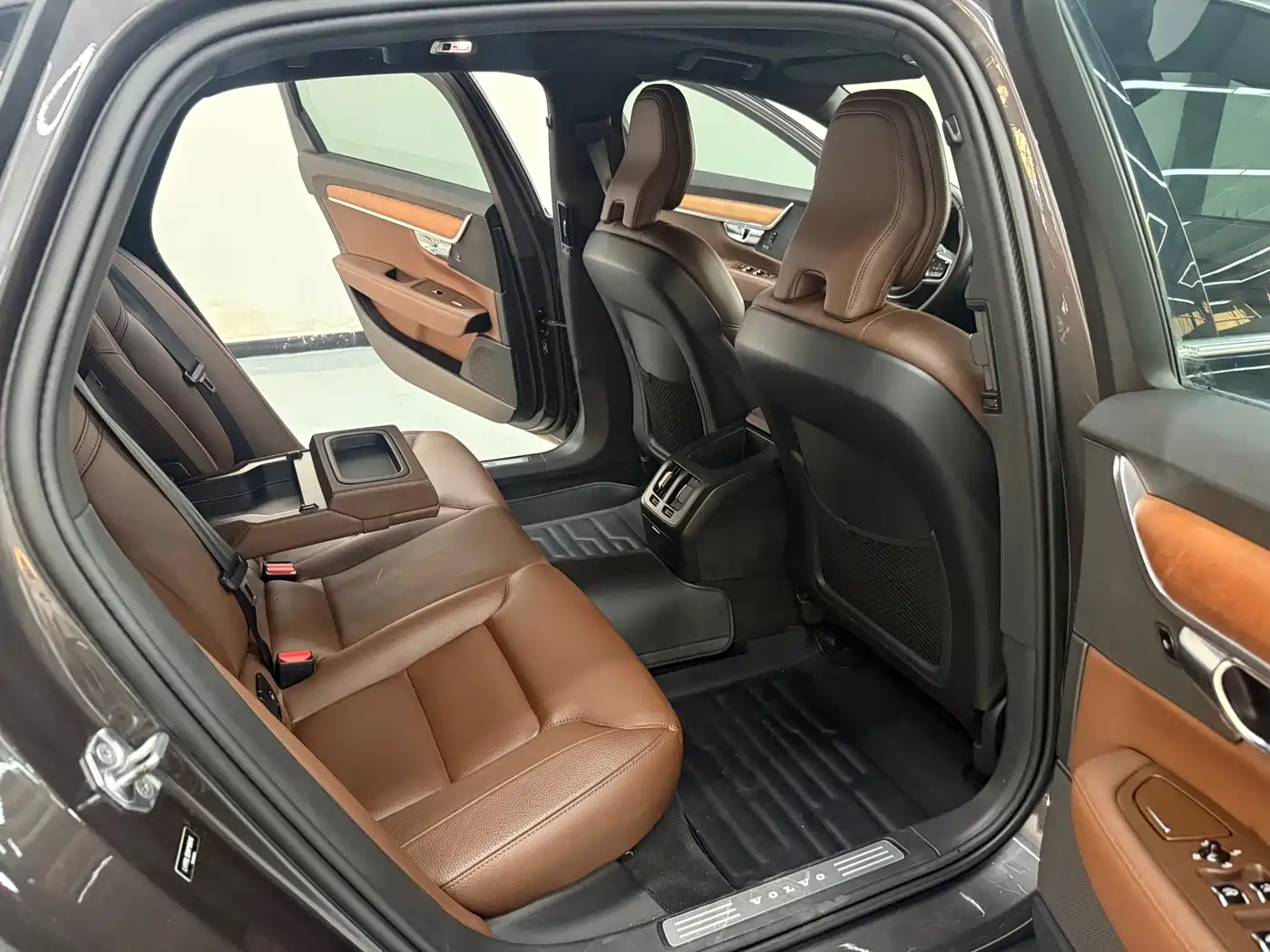 Photo 15 - Volvo S90