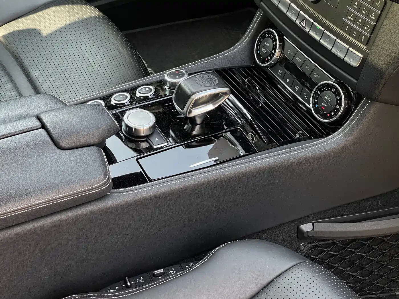 Mercedes-Benz CLS AMG 2015 AMG CLS 63 S 4MATIC фото 25