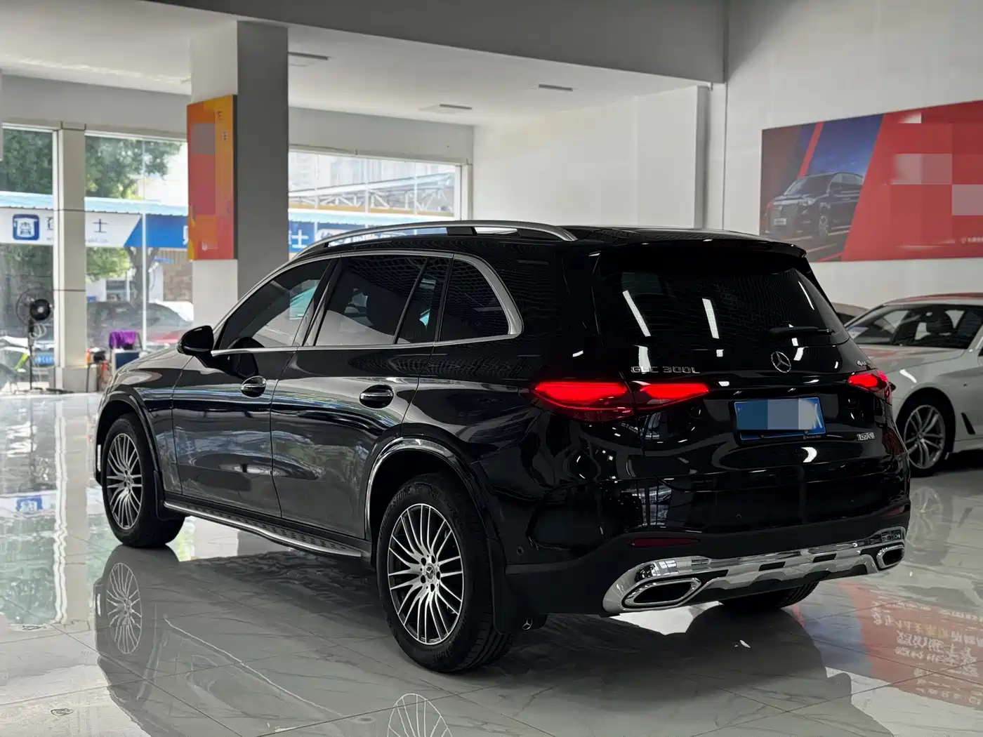 Photo 14 - Mercedes-Benz GLC