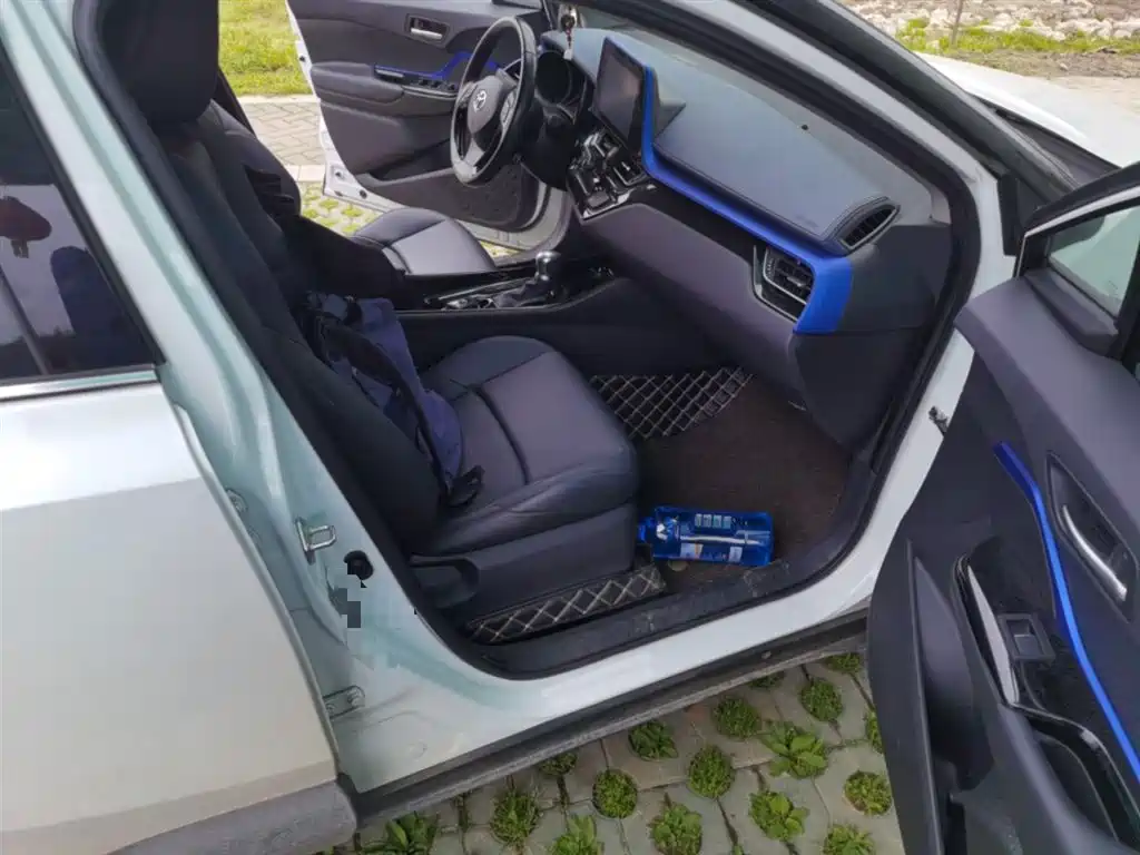 Toyota C-HR 2021 2.0L Luxury Edition фото 20