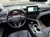 Фото 10 - Toyota Camry