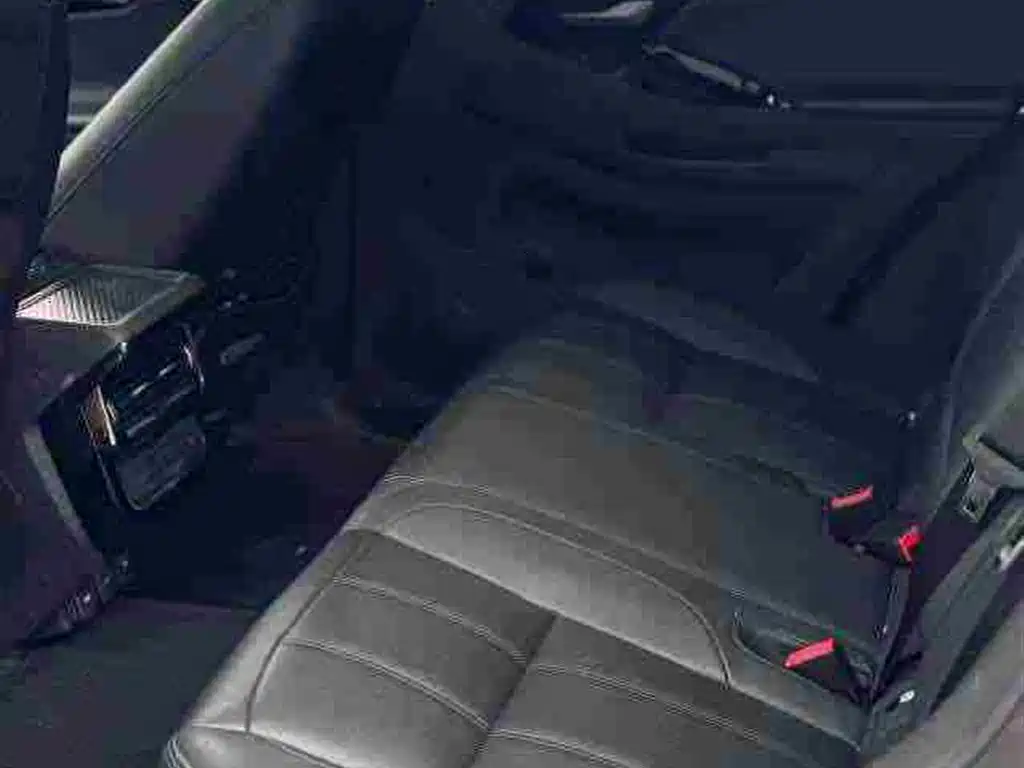 Land Rover Range Rover Evoque 2023 Range Rover Evoque L 249PS Luxury Edition фото 21
