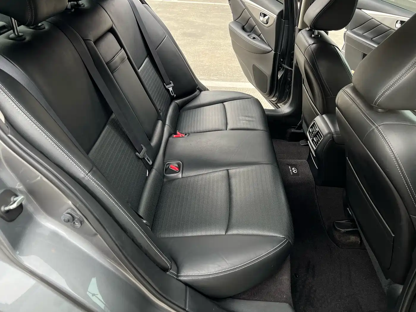 Infiniti Q50 2015 2014 3.7L Luxury Sport