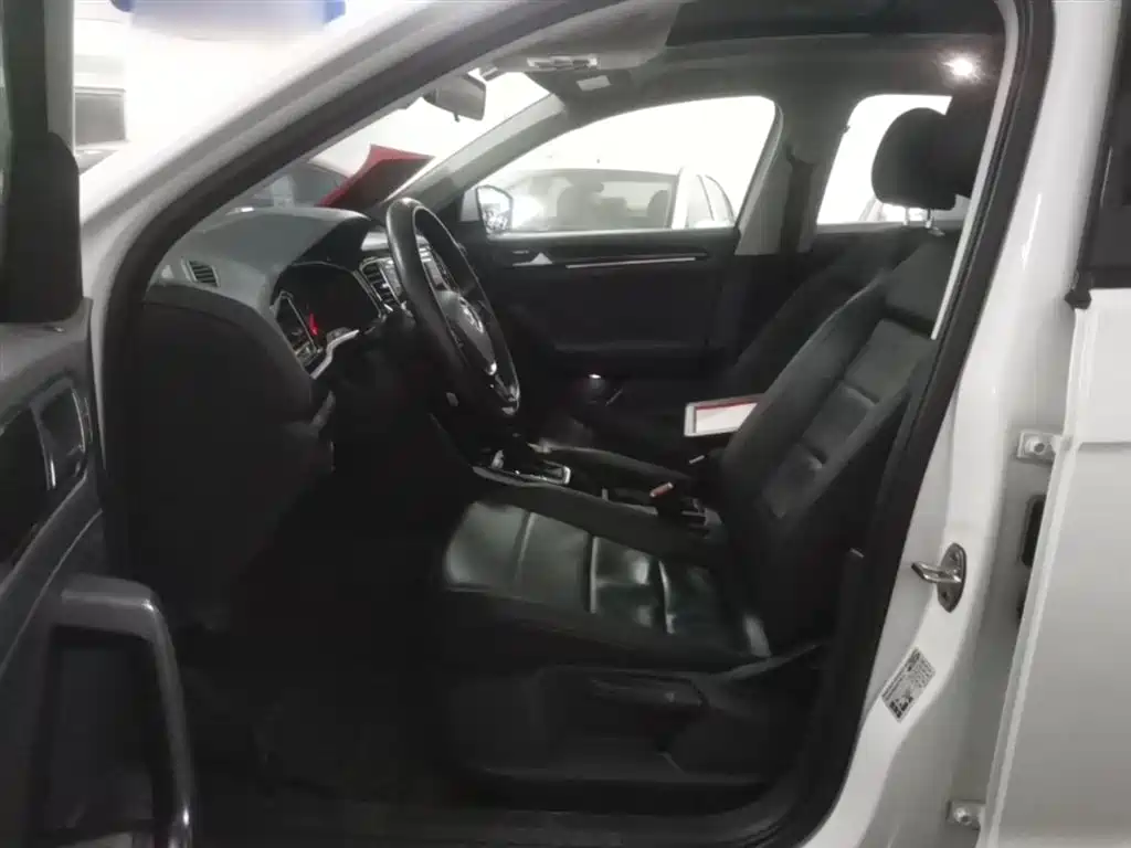 Volkswagen T-ROC 2018 280TSI DSG 2WD Comfort China VI фото 15