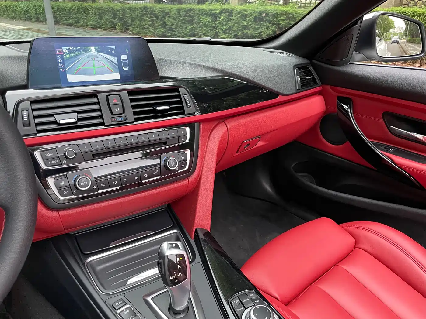 BMW 4 Series 2014 420i Convertible Luxury Design Package фото 14