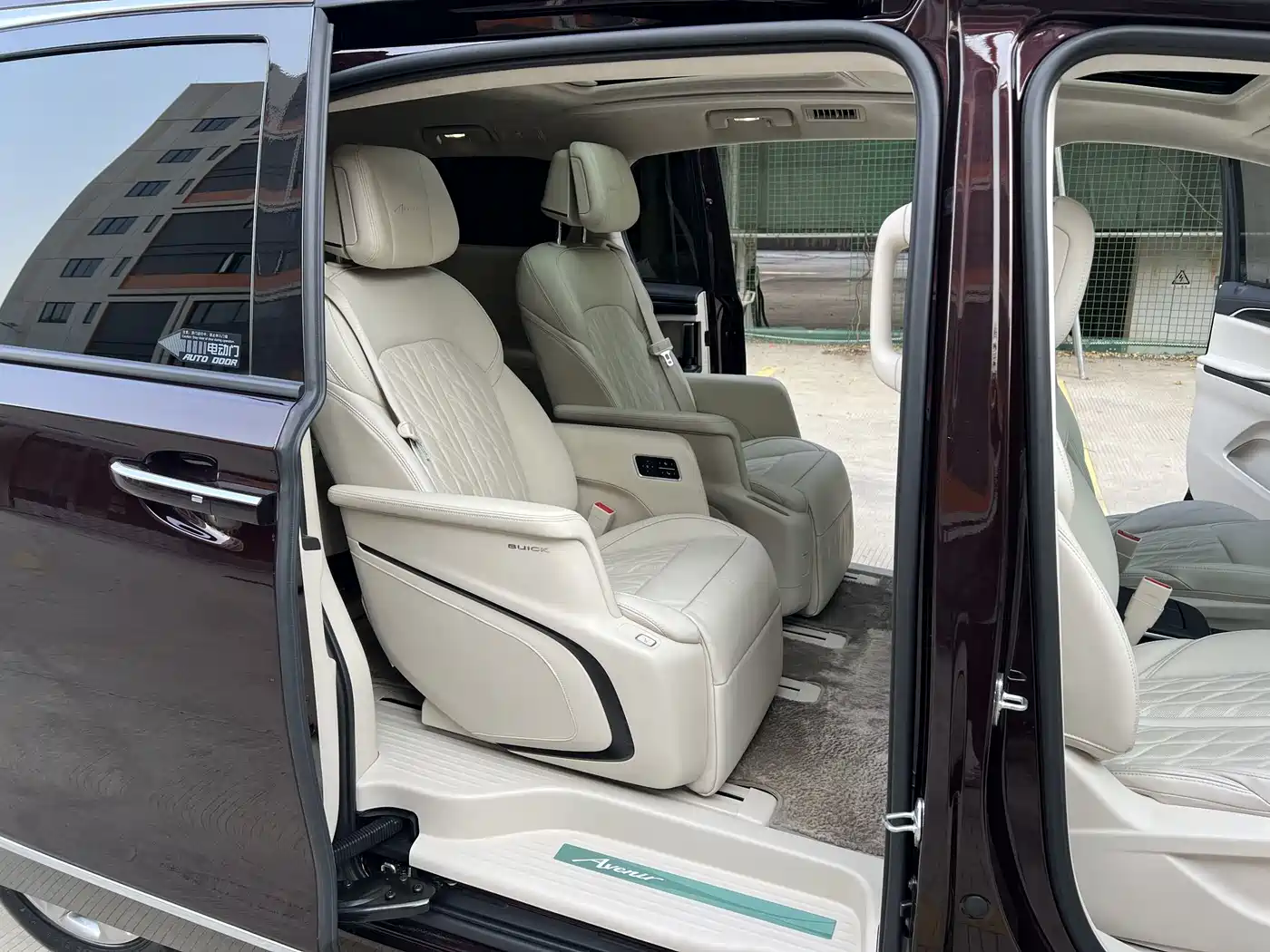 Buick GL8 2022 Avenir Avia 6-Seater Virtue Edition фото 10
