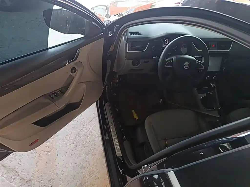 Škoda Octavia 2015 1.6L Automatic逸俊版 фото 16