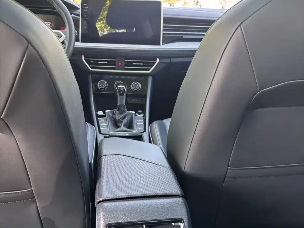 Volkswagen Sagitar 2025 300TSI DSG Surpass Edition фото 14