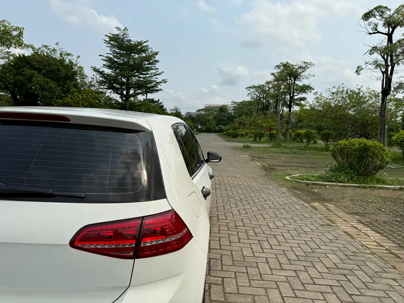 Volkswagen Golf 2014 1.6L Automatic Comfort фото 9