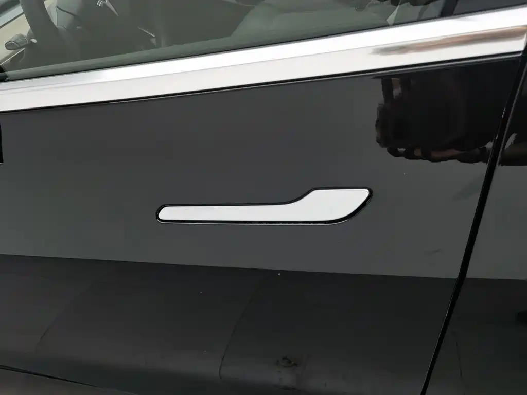 Фото 18 - Tesla Model 3