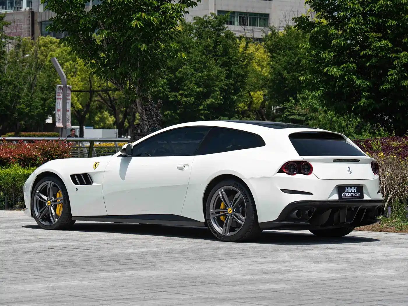 Ferrari GTC4Lusso 2016 6.3L V12 фото 8