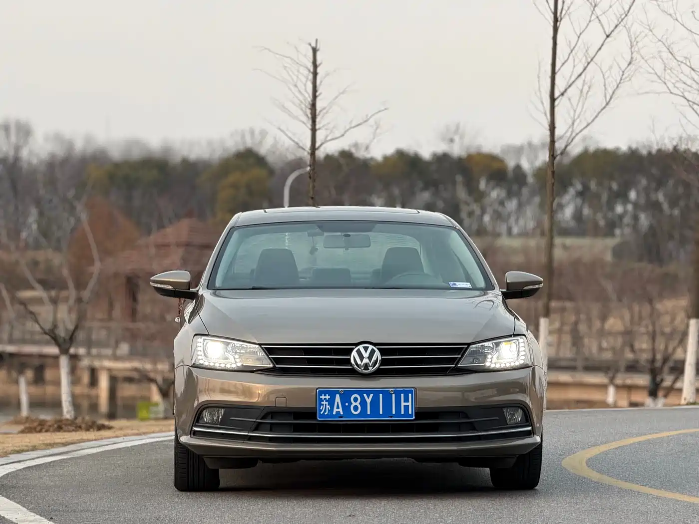 Volkswagen Sagitar 2015 230TSI Automatic Comfort фото 2