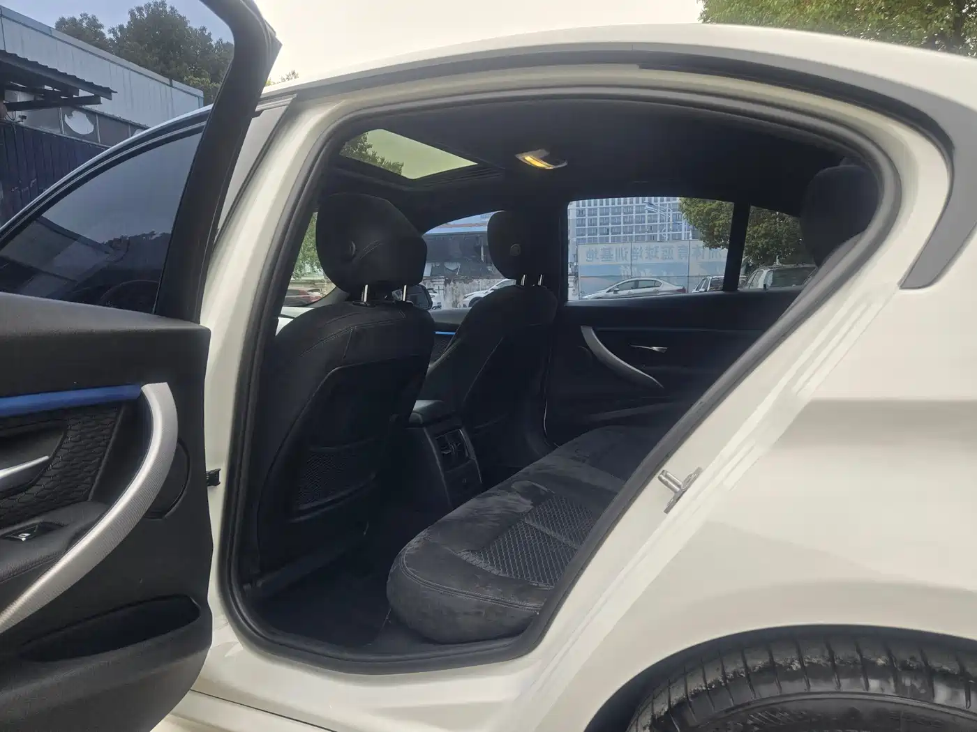 BMW 3 Series 2018 320i M Sport Package фото 4