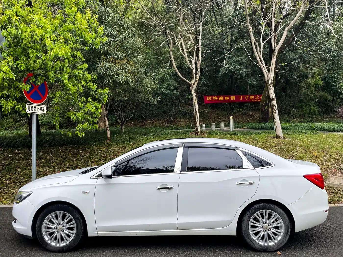 Buick Excelle 2016 Model 15N Automatic Luxury фото 4