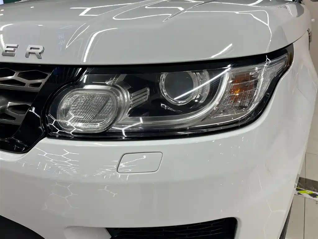 Land Rover Range Rover Sport 2015 3.0 SDV6 HSE фото 12