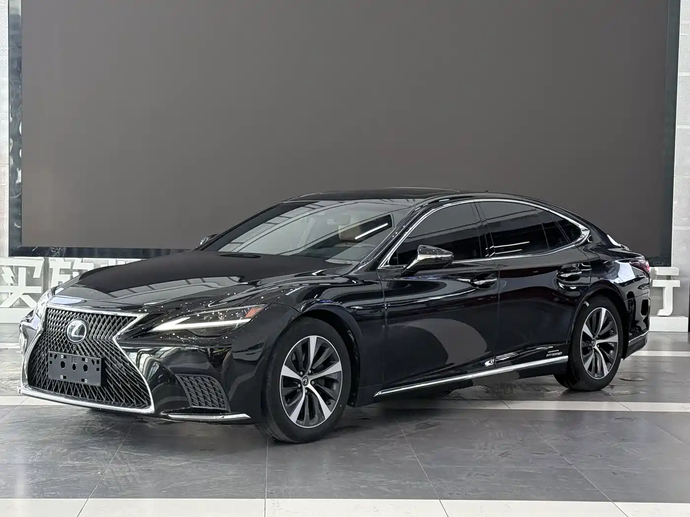 2022 Lexus LS