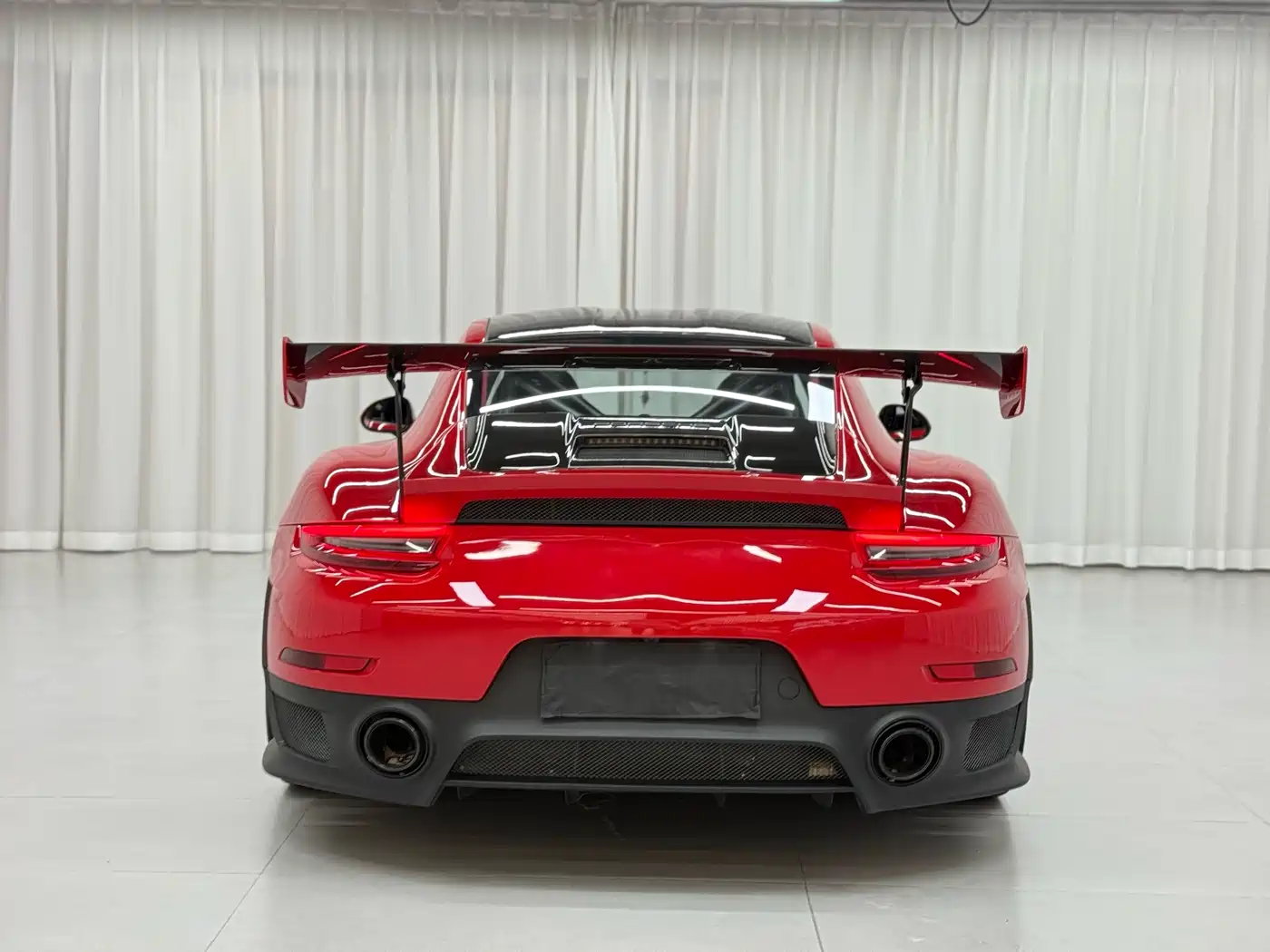 Porsche 911 2018 GT2 RS 3.8T фото 5