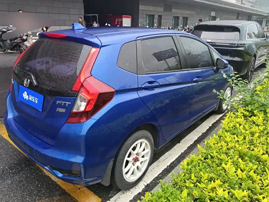Photo 3 - Honda Fit