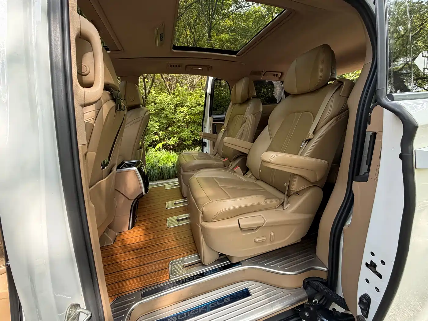 Фото 9 - Buick GL8