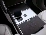 Photo 10 - Land Rover Range Rover