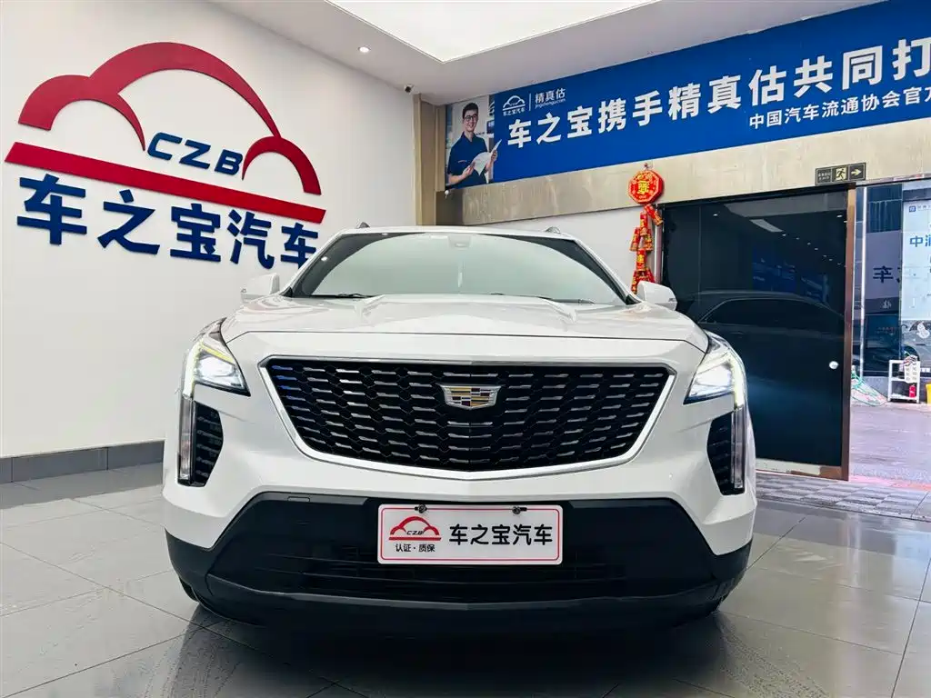 CADILLAC XT4