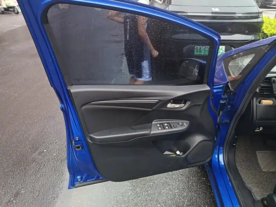 Photo 7 - Honda Fit