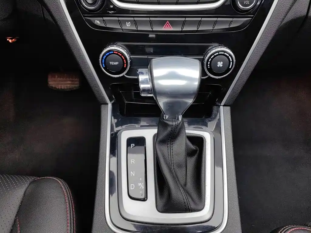 صورة 13 - Leopaard CS10