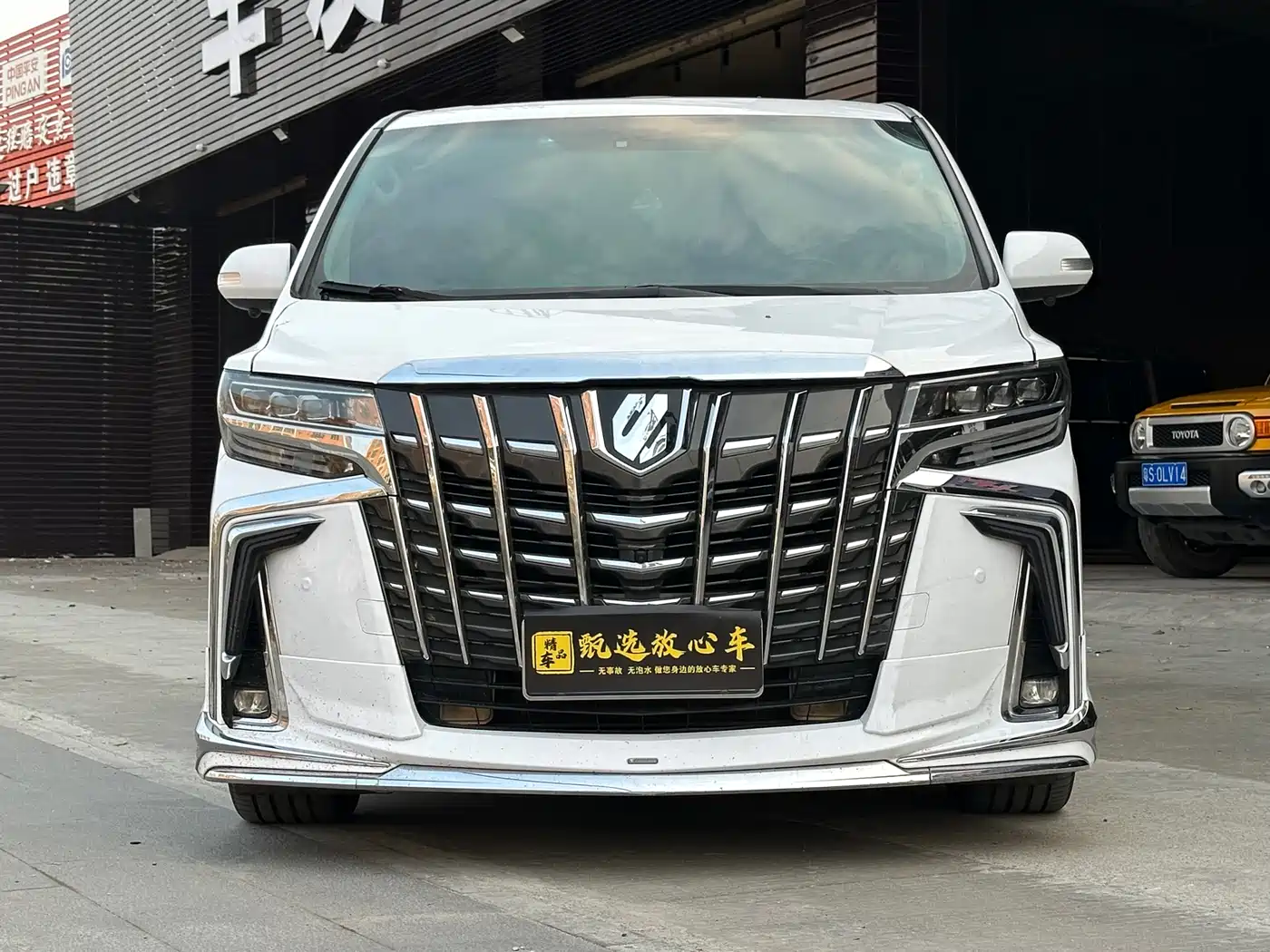 Toyota Alphard 2011 3.5L Luxury Edition фото 2