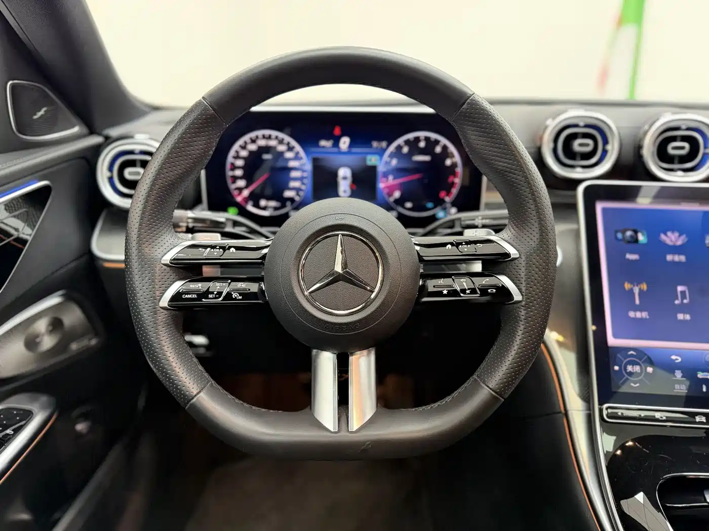 Mercedes-Benz C-Class 2023 C 260 L Night Edition Sport фото 16