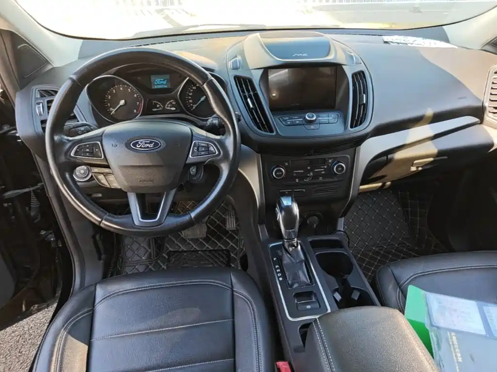 Фото 10 - Ford Kuga