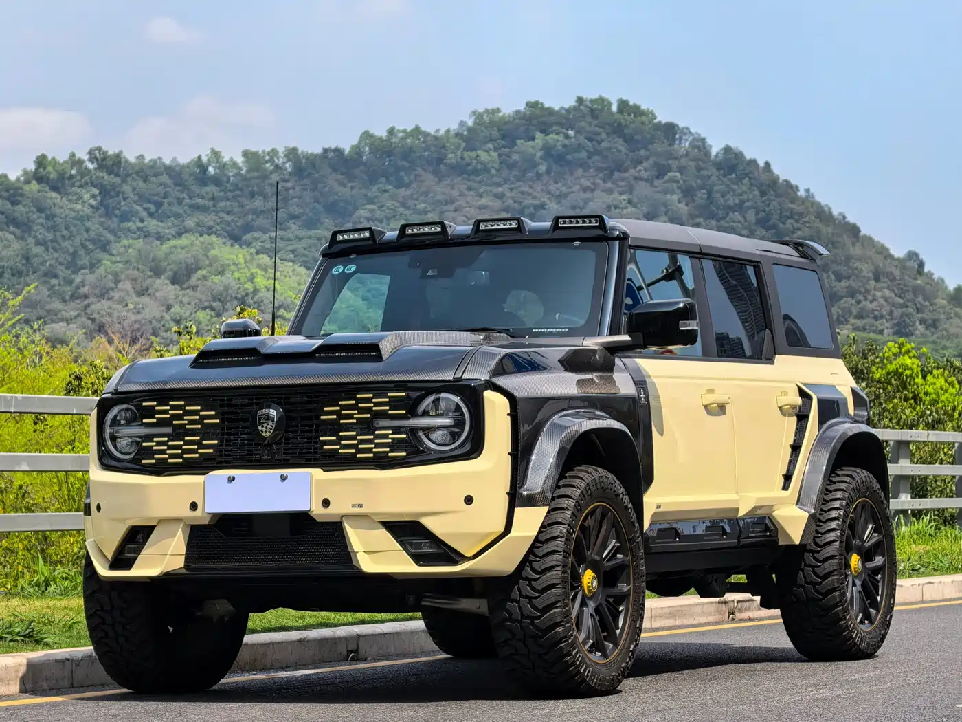 LUMMA GT 2025 Model GT45 Defender фото 2