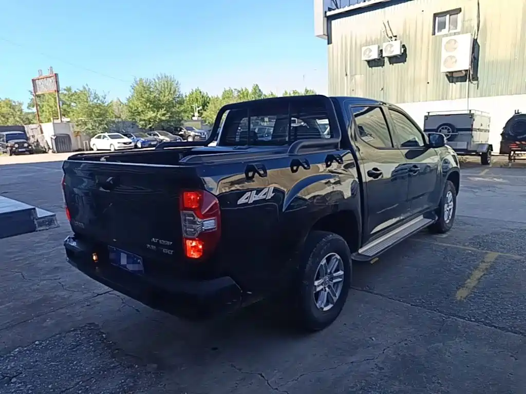 SAIC Maxus Maxus T60 2018 2017 2.0T Gasoline Automatic 4WD High Chassis Elite Standard Bed